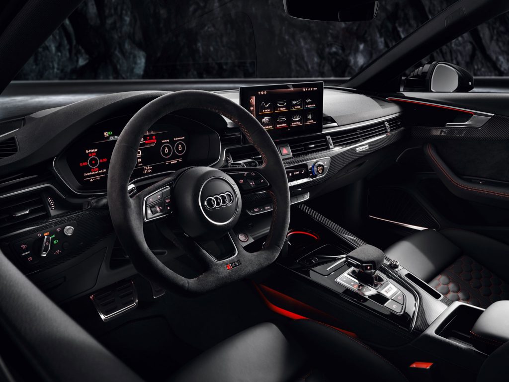 Audi RS 4 Avant Kombi Interior