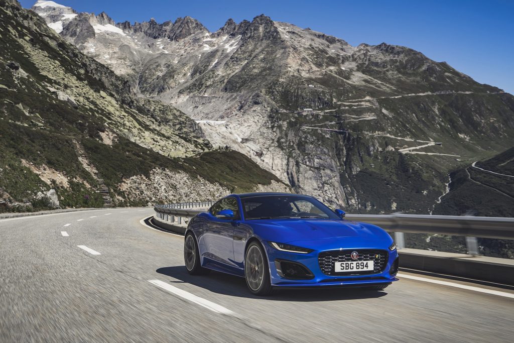 Jaguar F-Type Facelift fahrend