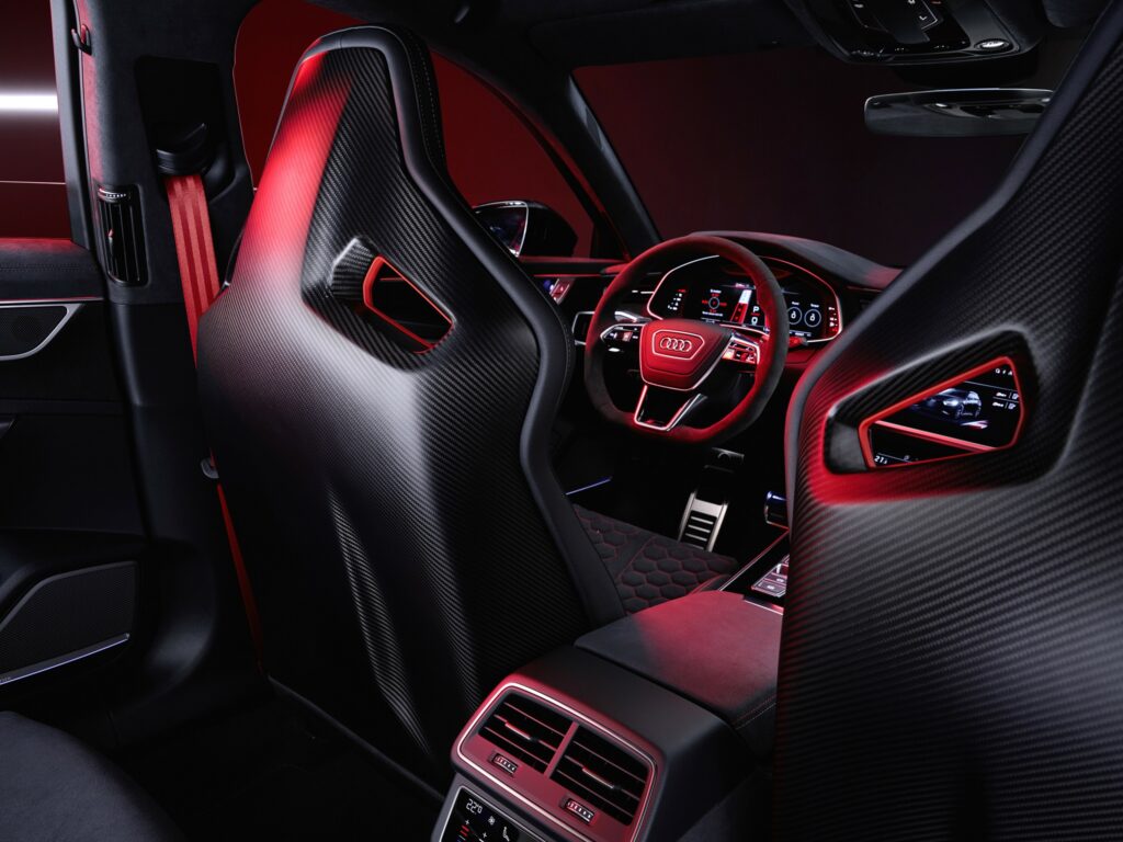 Audi RS 6 Avant GT Blick auf die Sitze mit Blick aufs Lenkrad