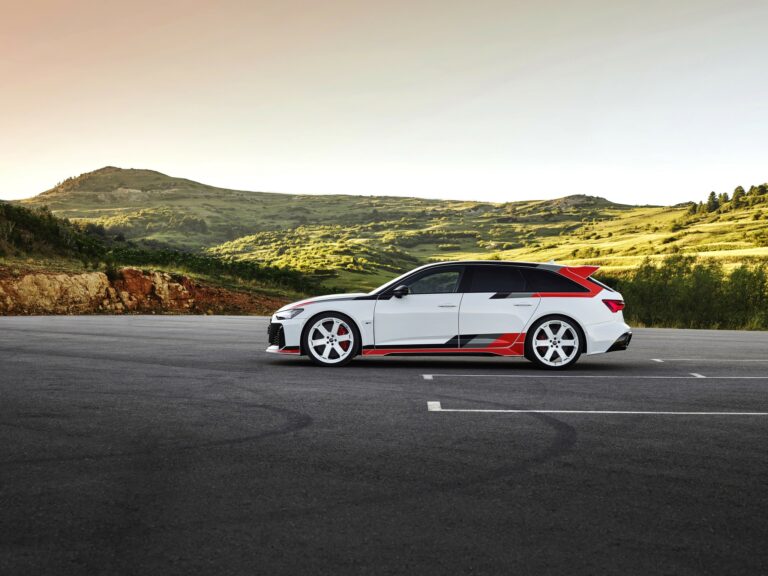 Audi RS 6 Avant GT stehend, Seitenansicht