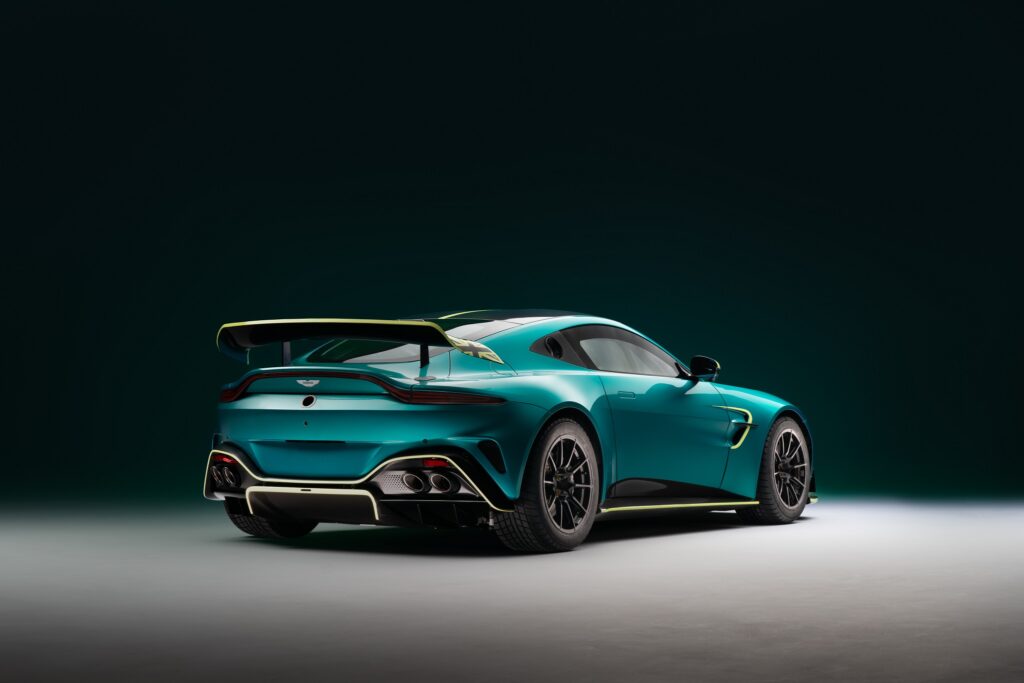 Aston Martin Vantage GT4 Heckansicht